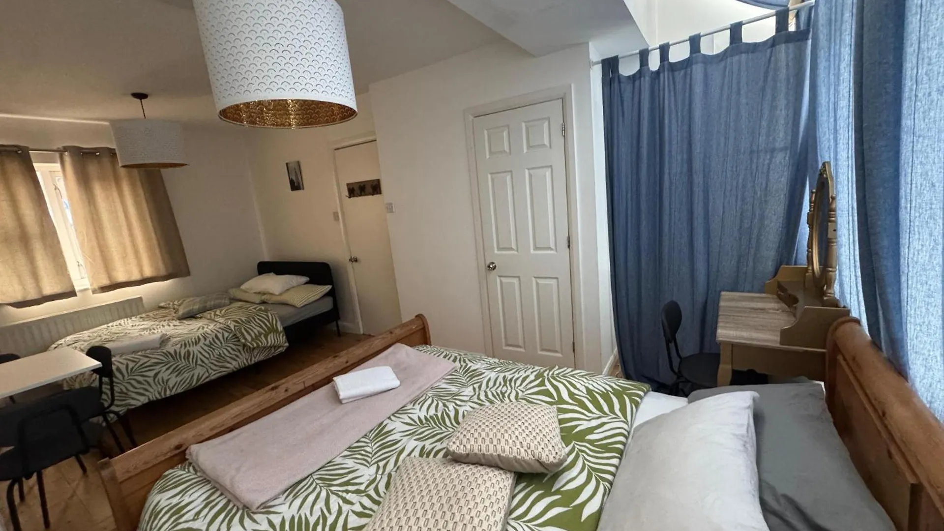 Cozy Rooms Near Central ロンドン ゲストハウス
