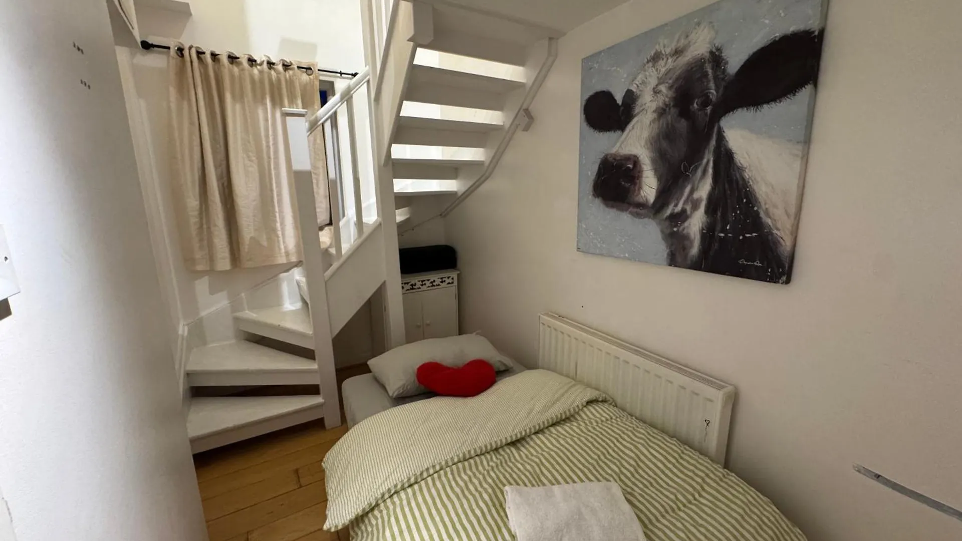 Cozy Rooms Near Central Londres 0*,
